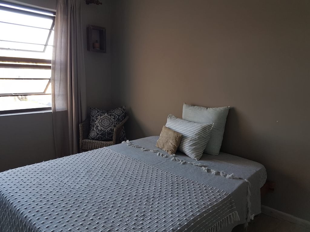 beautifully-furnished-rooms-available-in-brooklyn-cape-town